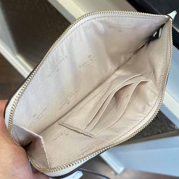 Kate Spade Lucy Orange Toss Printed Medium L-Zip Wristlet
Cream Multi
NWT - Picture 16 of 16